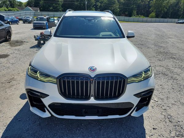 2022 BMW X7 M50i
