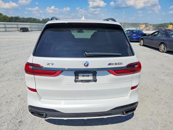 2022 BMW X7 M50i