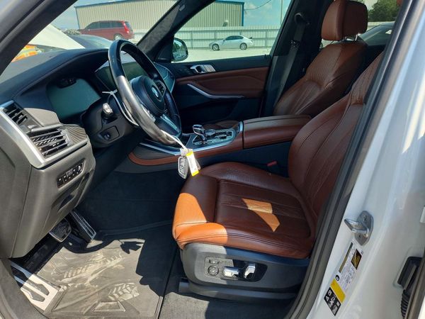 2022 BMW X7 M50i