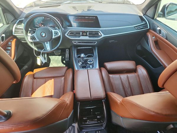 2022 BMW X7 M50i