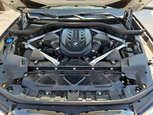 2022 BMW X7 M50i
