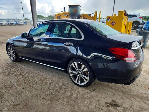 2017 MERCEDES-BENZ C C300