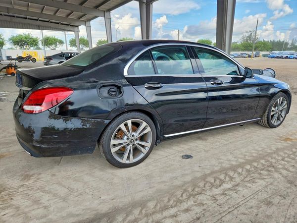 2017 MERCEDES-BENZ C C300