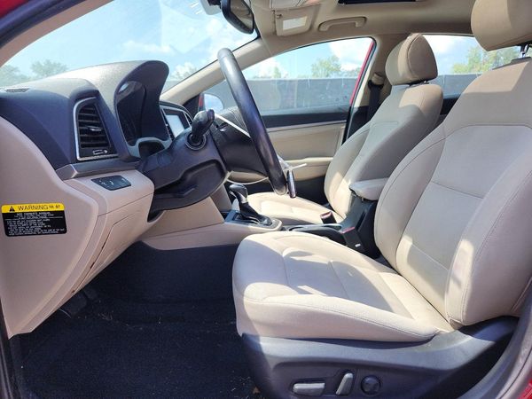 2017 HYUNDAI ELANTRA