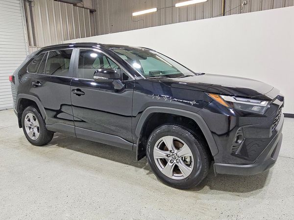 2025 TOYOTA RAV4 — Passenger 3/4