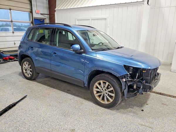 2018 VOLKSWAGEN TIGUAN LIM 4Motion Base — Passenger 3/4