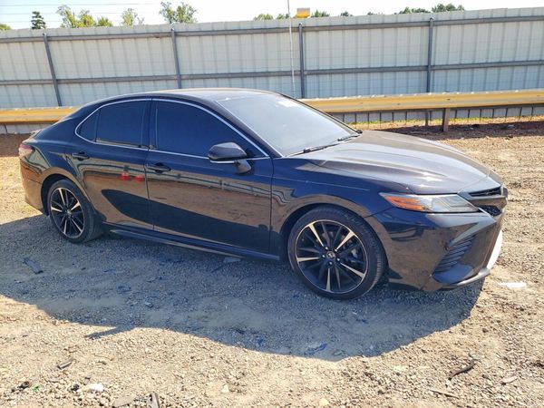 2017 TOYOTA CAMRY