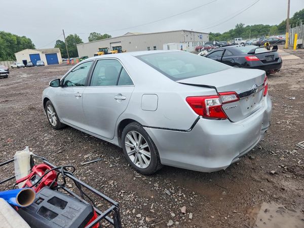 2014 TOYOTA CAMRY