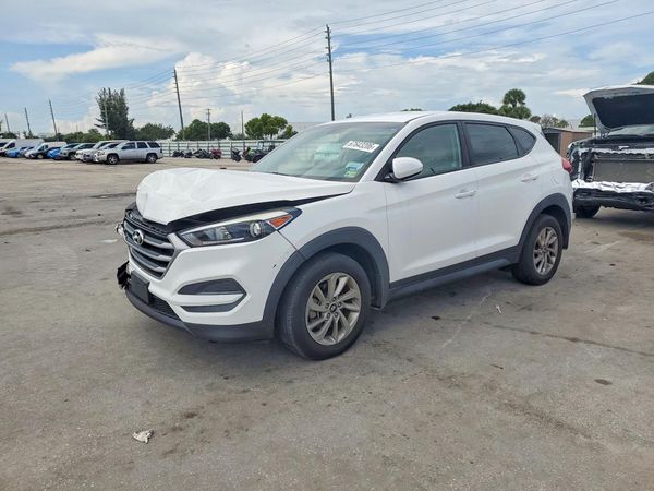 2017 HYUNDAI TUCSON SE (no options)