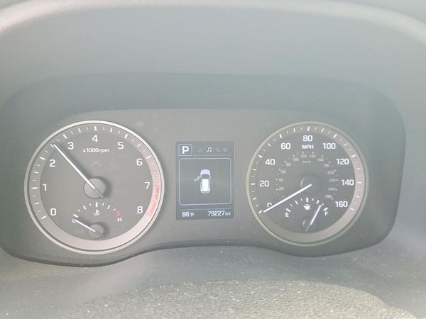 2017 HYUNDAI TUCSON SE (no options)