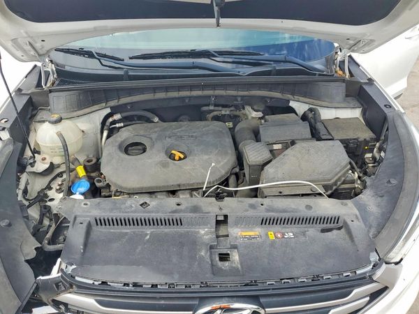 2017 HYUNDAI TUCSON SE (no options)