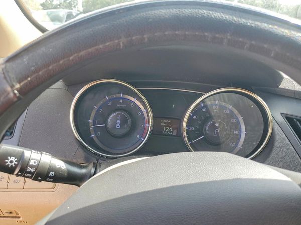 2012 HYUNDAI SONATA Middle-low level