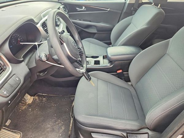 2020 KIA SORENTO L, LX, S — DENT