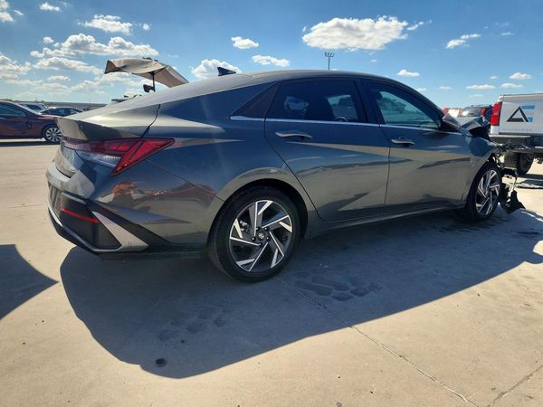 2025 HYUNDAI ELANTRA