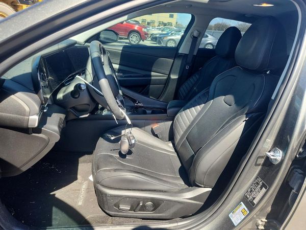 2025 HYUNDAI ELANTRA
