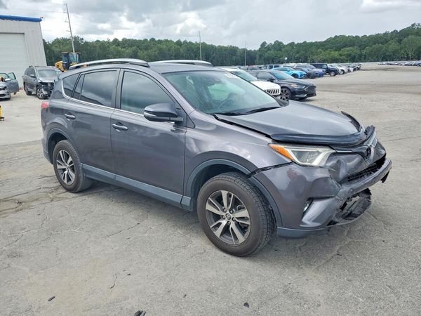 2017 TOYOTA RAV4 XLE — Passenger 3/4