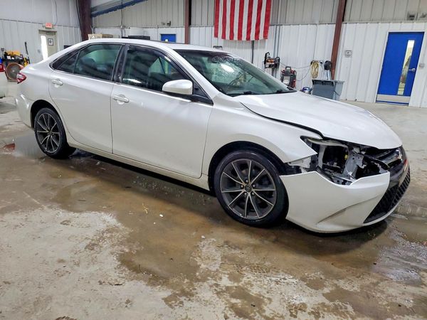 2016 TOYOTA CAMRY — Passenger 3/4