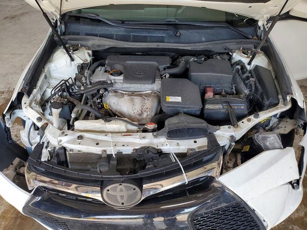 2016 TOYOTA CAMRY — Engine bay