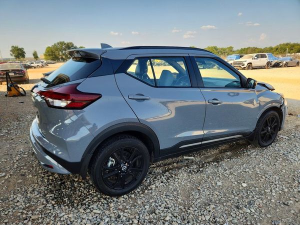 2022 NISSAN KICKS SR