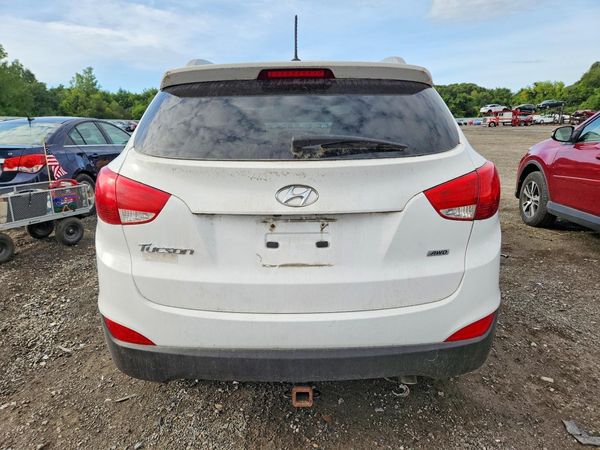 2015 HYUNDAI TUCSON GLS (Middle)