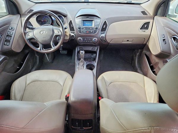 2015 HYUNDAI TUCSON GLS (Middle)