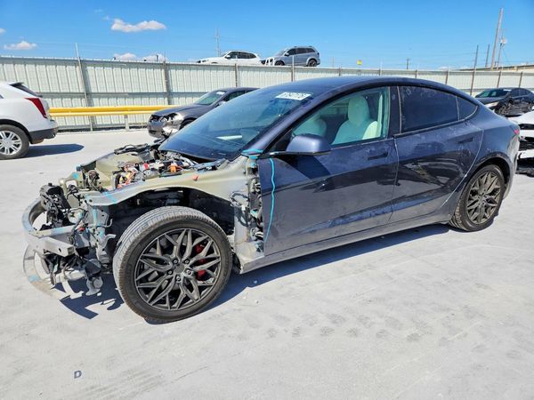 2022 TESLA MODEL 3