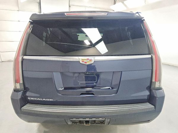 2018 CADILLAC ESCALADE ESV Luxury — DIRR