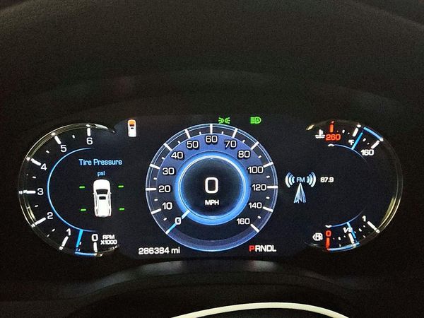 2018 CADILLAC ESCALADE ESV Luxury — ODOM