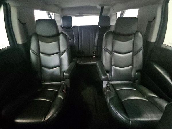 2018 CADILLAC ESCALADE ESV Luxury — SUVN
