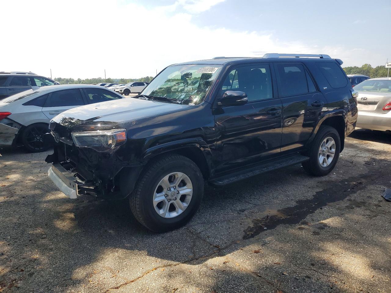 2016 TOYOTA 4RUNNER — Front 3/4