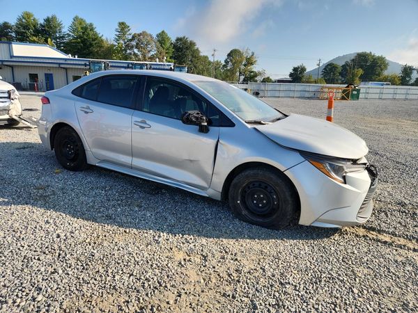 2024 TOYOTA COROLLA — Passenger 3/4