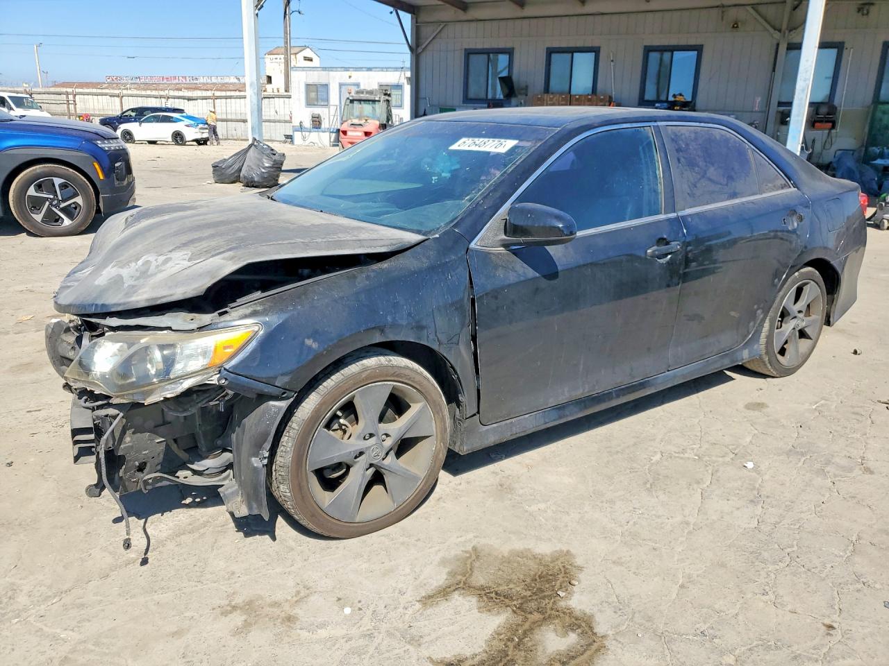2012 TOYOTA CAMRY — Front 3/4