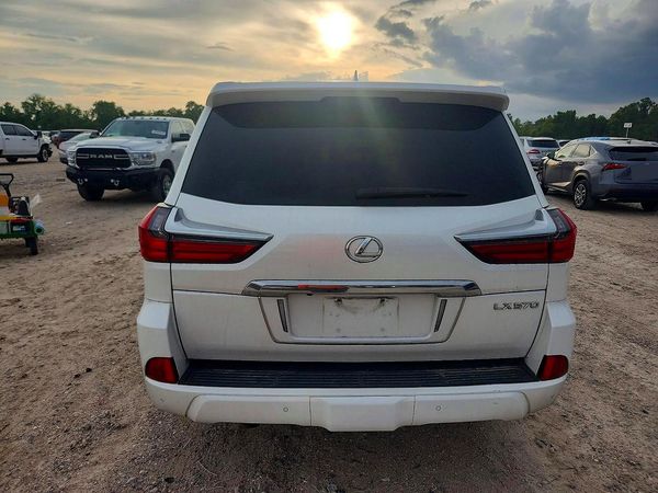2018 LEXUS LX