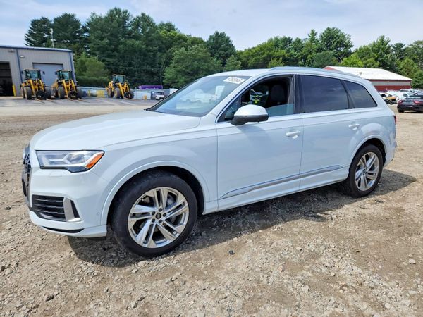 2021 AUDI Q7 quattro Premium Plus