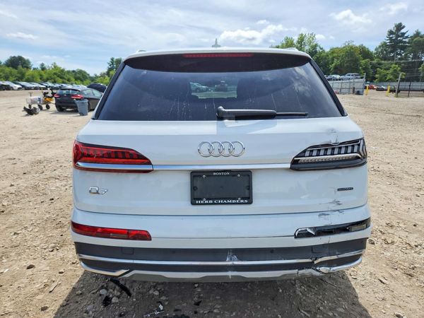 2021 AUDI Q7 quattro Premium Plus