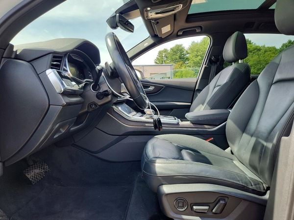 2021 AUDI Q7 quattro Premium Plus
