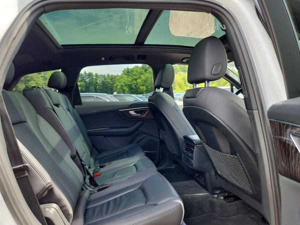2021 AUDI Q7 quattro Premium Plus