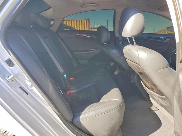 2012 HYUNDAI SONATA