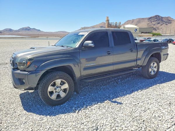2015 TOYOTA TACOMA