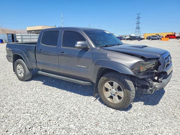 2015 TOYOTA TACOMA Delux Grade