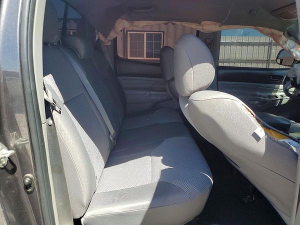 2015 TOYOTA TACOMA Delux Grade