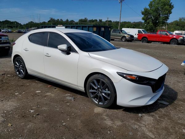 2022 MAZDA 3 Select Package