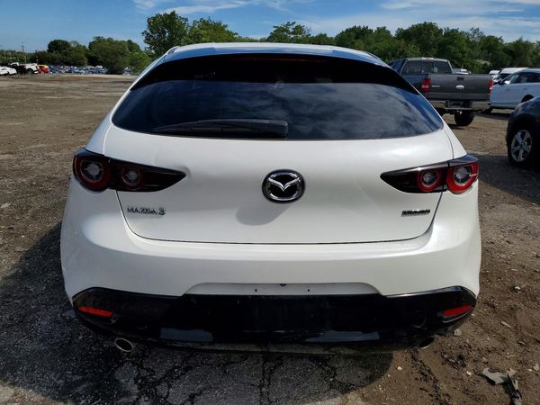 2022 MAZDA 3 Select Package