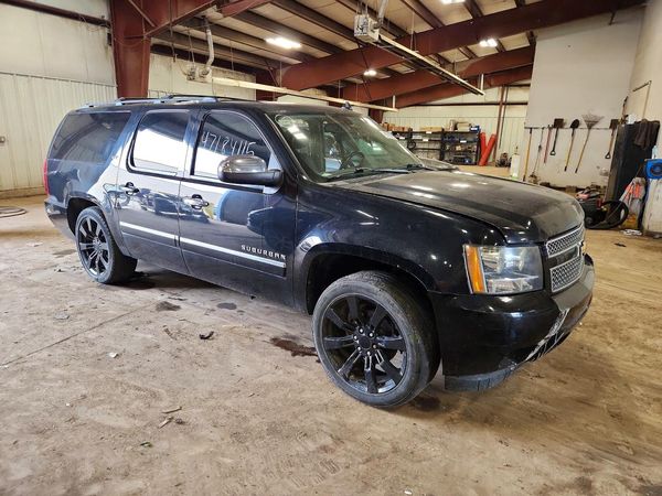 2013 CHEVROLET SUBURBAN LTZ — Passenger 3/4