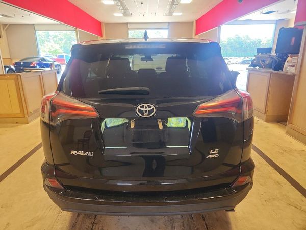 2018 TOYOTA RAV4 LE