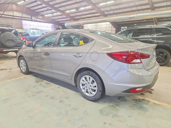 2020 HYUNDAI ELANTRA SE