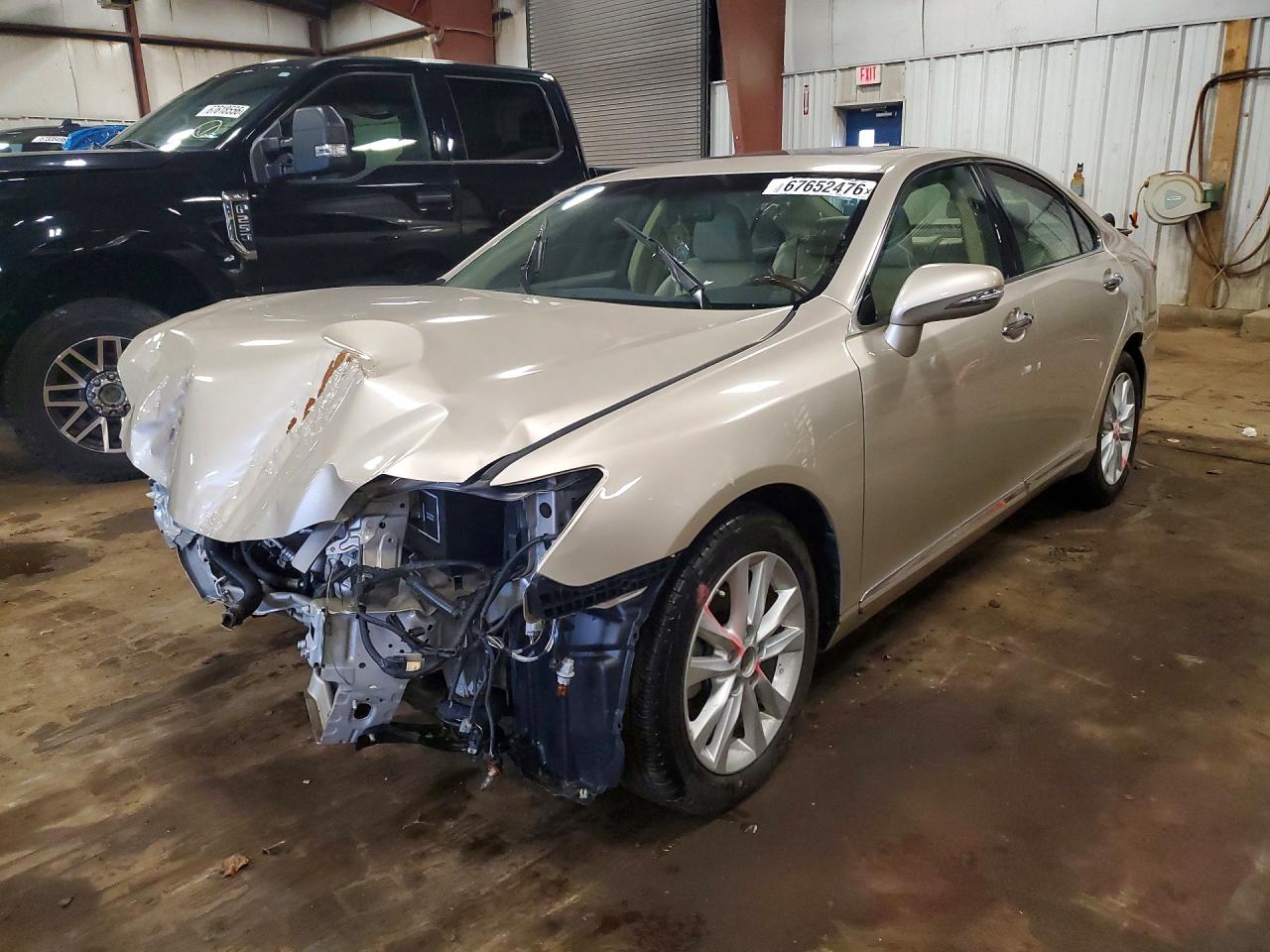 2012 LEXUS ES350 350 — Front 3/4