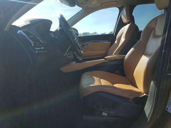 2016 VOLVO XC90