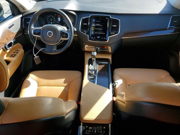 2016 VOLVO XC90
