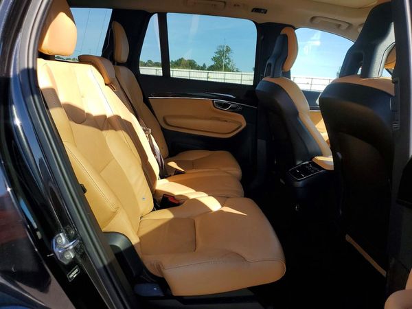 2016 VOLVO XC90